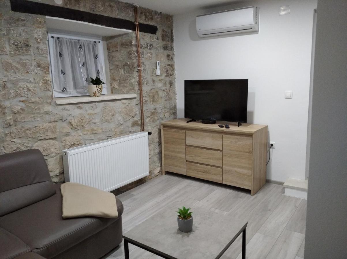 Apartman Lari ヴィジナダ エクステリア 写真